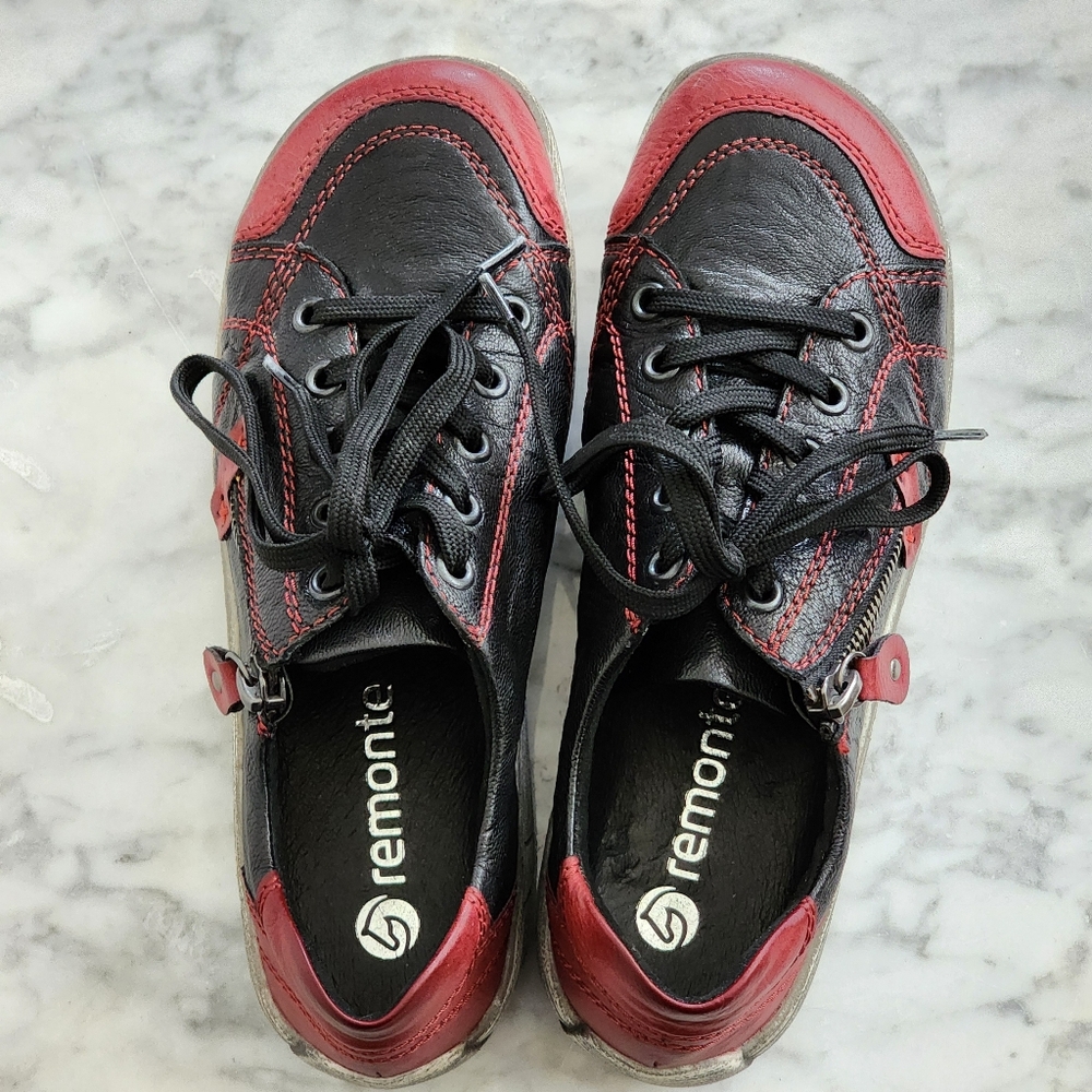 Remonte Black and Red Women's Sneakers